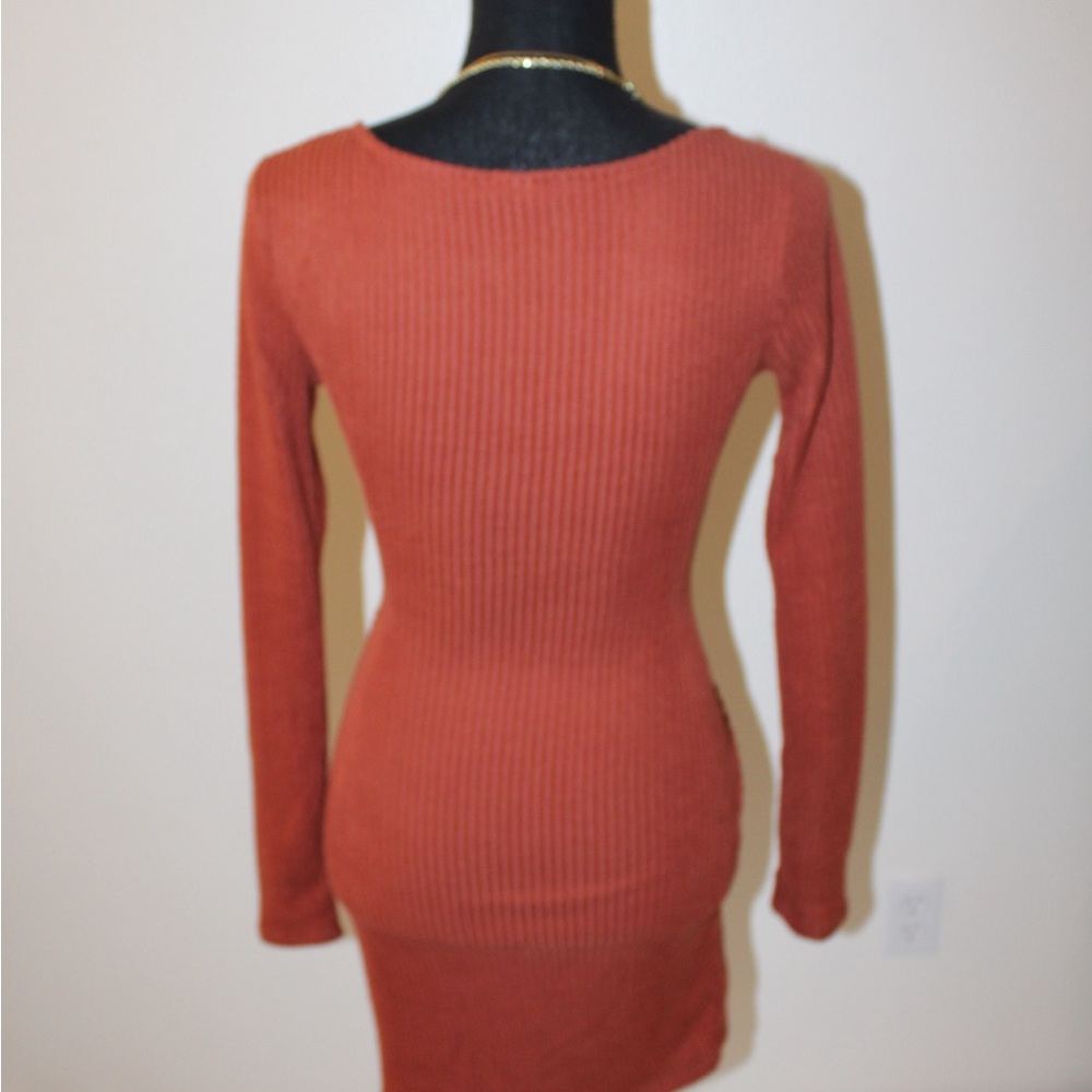 Rust Ribbed Knit Top with Bow Detail - Picture 3 of 3